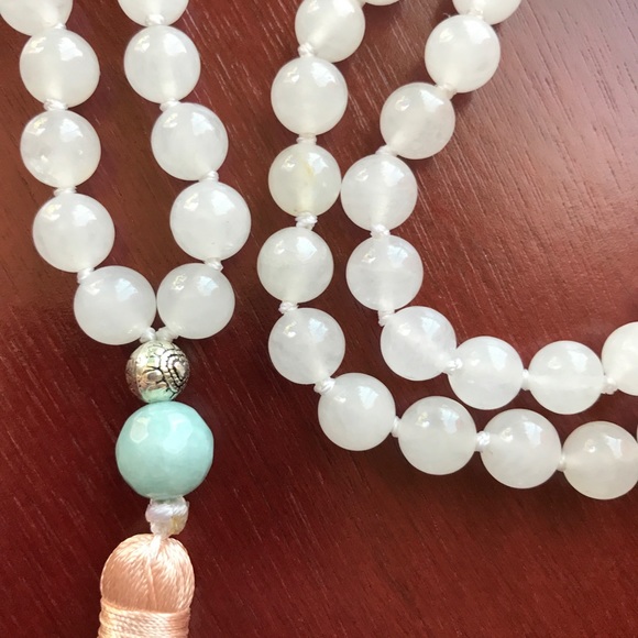 DEVINE FEMINE Moonstone mala necklace prayer beads - Picture 7 of 8